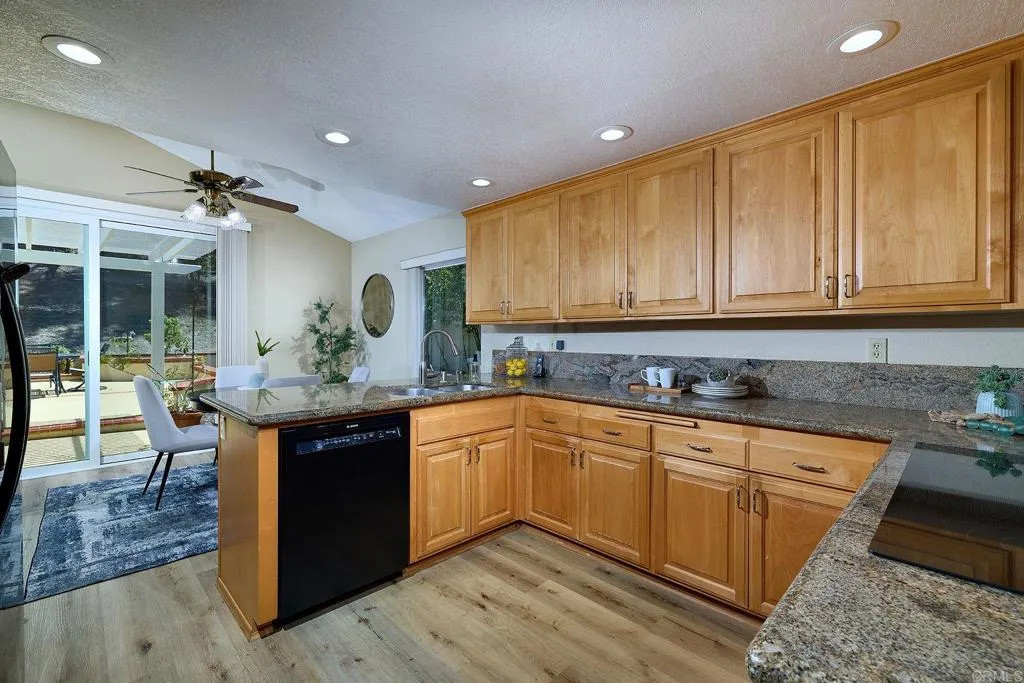 https://cdn.realtyfeed.com/cdn/127/306700692/626981ceb67395968d2ffdd08faa77ca.webp