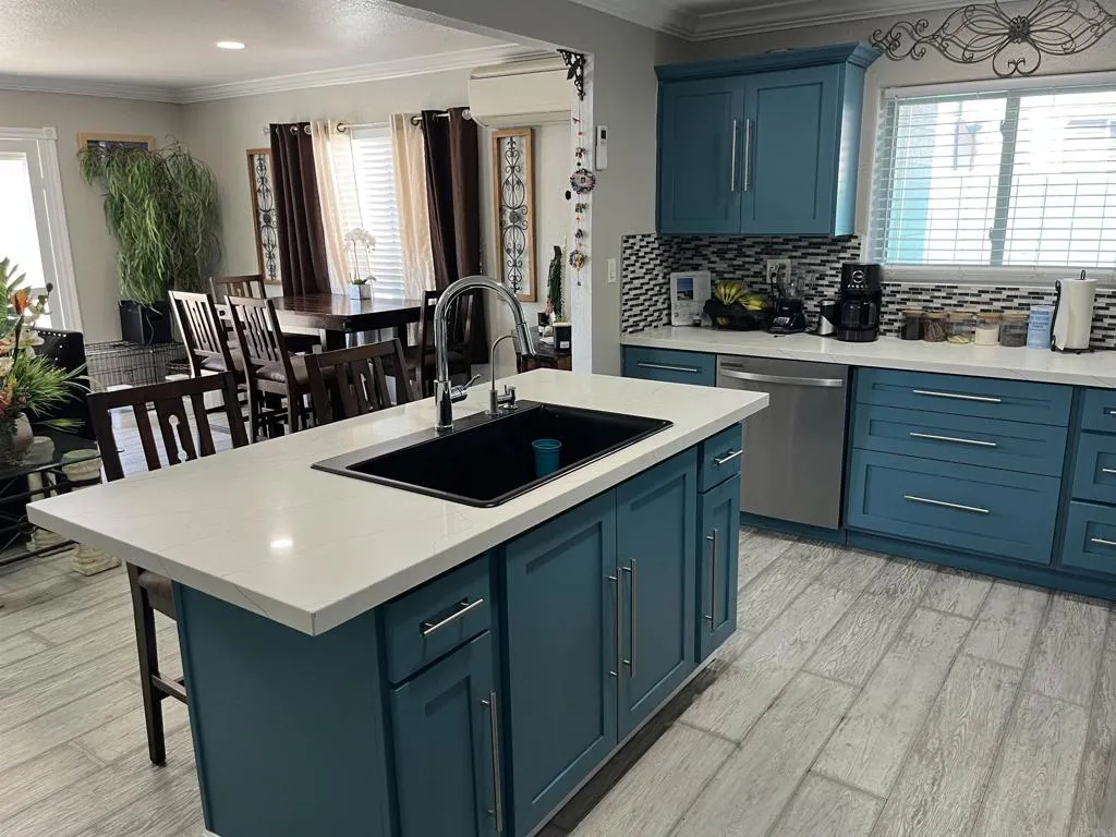 https://cdn.realtyfeed.com/cdn/127/306700718/21c6147ef45bb8c265f2ae2f58d15931.webp