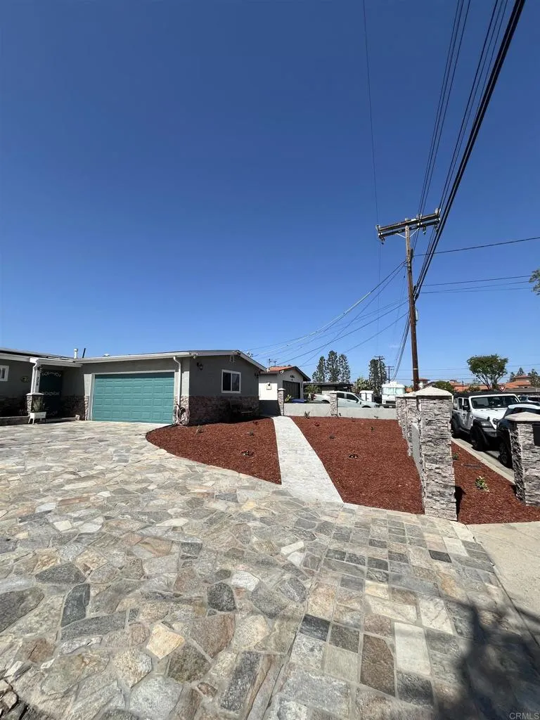 https://cdn.realtyfeed.com/cdn/127/306700718/3716d8fe20552655ec99c662966636a9.webp
