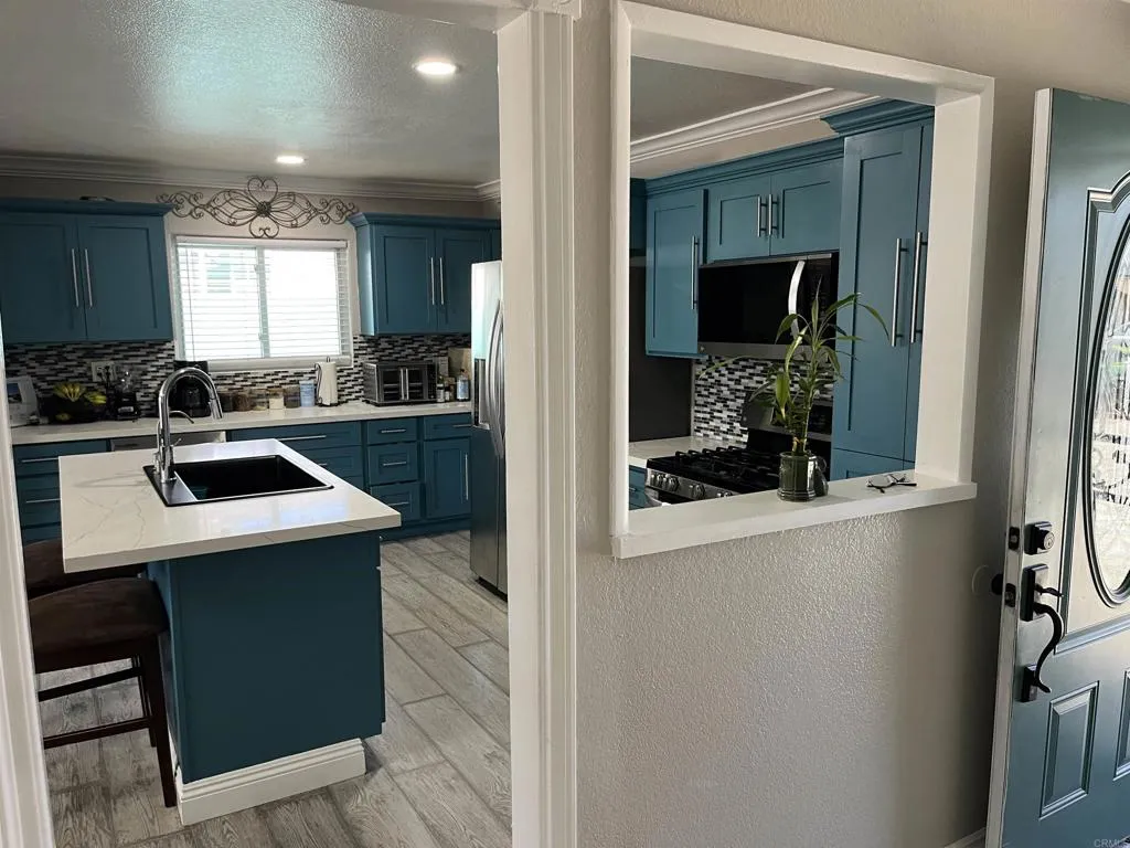 https://cdn.realtyfeed.com/cdn/127/306700718/58353eff9ce55a7677e9d1de5fdcb8e1.webp