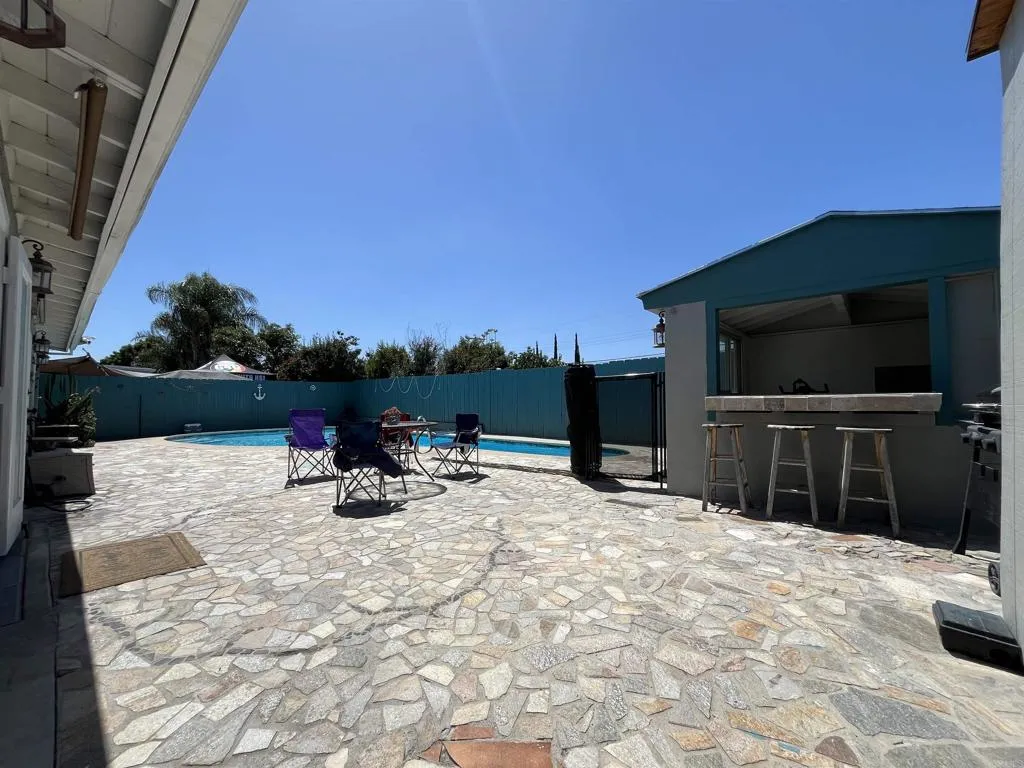https://cdn.realtyfeed.com/cdn/127/306700718/9d5fe3e7197b1224b24338b168306704.webp