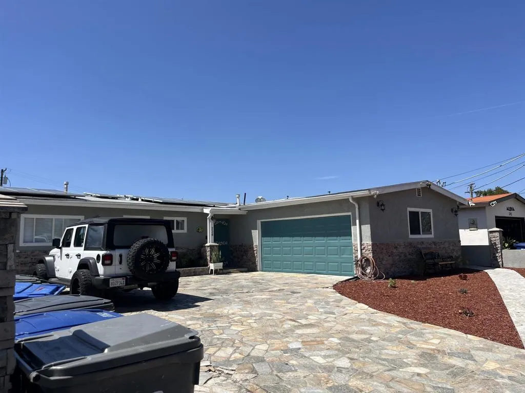 https://cdn.realtyfeed.com/cdn/127/306700718/b76da3dfe67aaf82757d7b845a2e74ce.webp