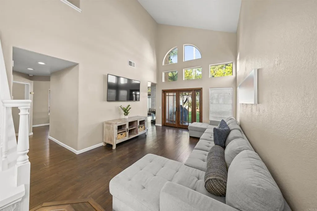 https://cdn.realtyfeed.com/cdn/127/306700784/5d73c5a4ad488252c35d2f1132d98feb.webp