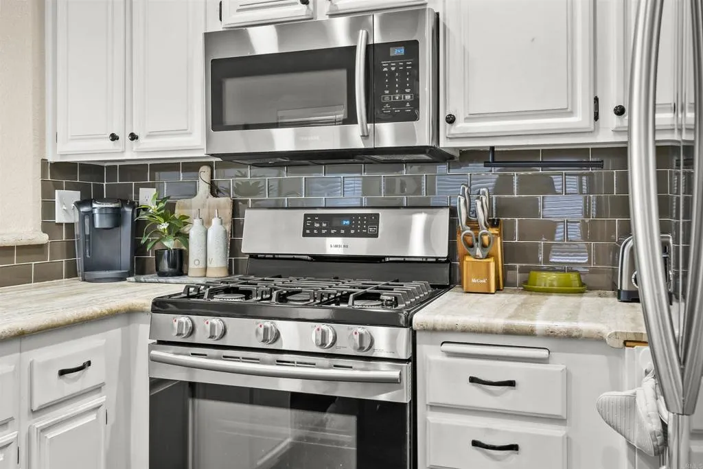 https://cdn.realtyfeed.com/cdn/127/306700784/998db1c0e6397dc546f848b4515a5b15.webp