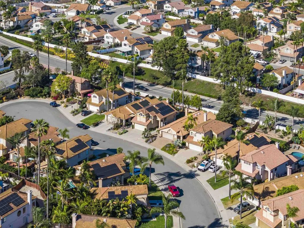 https://cdn.realtyfeed.com/cdn/127/306700784/c98a9220277e03ae66968f734006514d.webp