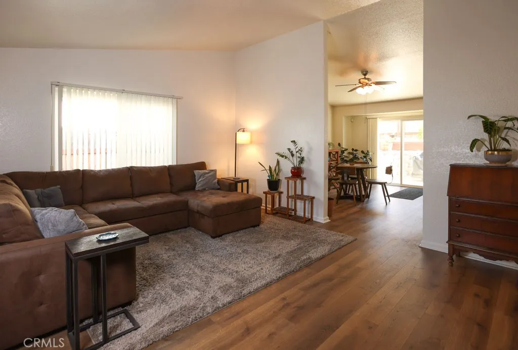 https://cdn.realtyfeed.com/cdn/127/306700789/0a38326608982557f49f72d177d081bd.webp