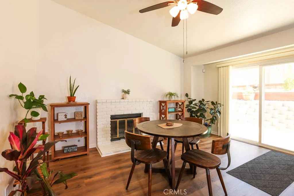 https://cdn.realtyfeed.com/cdn/127/306700789/91e5a40b4e985512541952d204eb6f09.webp