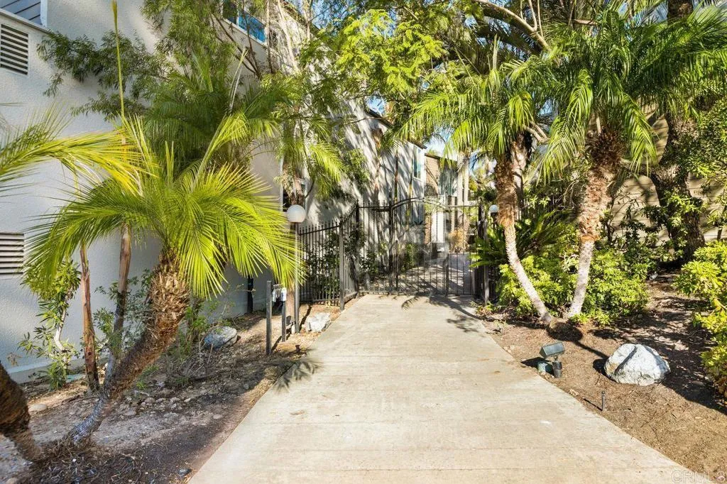 https://cdn.realtyfeed.com/cdn/127/306700802/d70ace690913514f70bacb4840de2c81.webp