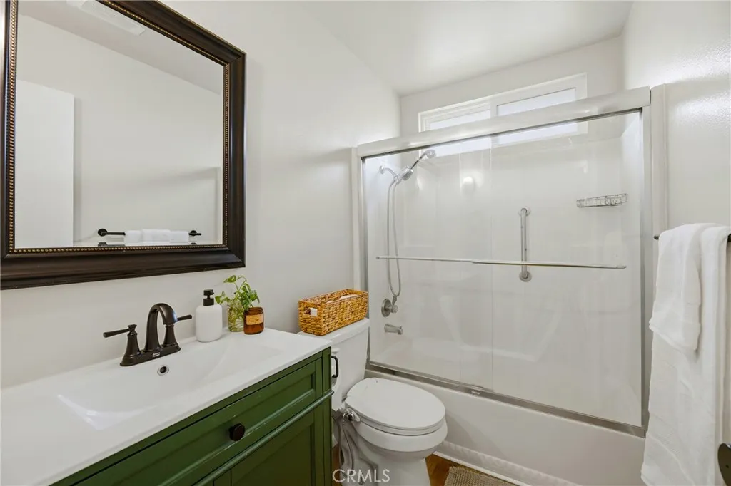 https://cdn.realtyfeed.com/cdn/127/306700858/bf047f4e5cdf1b0de3805402a0e60ca6.webp