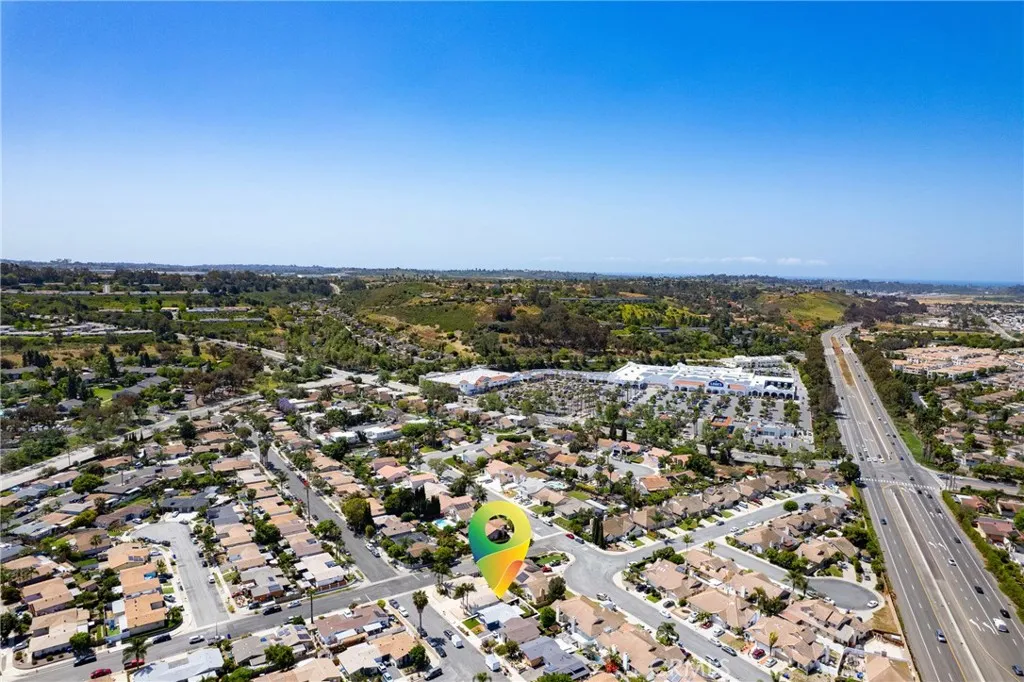 https://cdn.realtyfeed.com/cdn/127/306700858/e6bb4804af44fe556ceb3f96aa7bd18f.webp