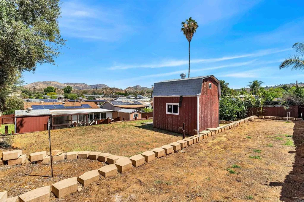 https://cdn.realtyfeed.com/cdn/127/306700889/c5c3ac5d16d34f92a9e1af570c41b291.webp