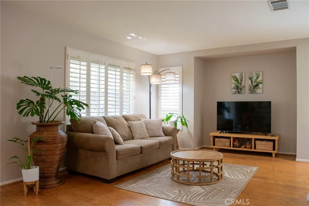 https://cdn.realtyfeed.com/cdn/127/306700934/0c6ec68341845475c1d7c0f41a0407c4.webp