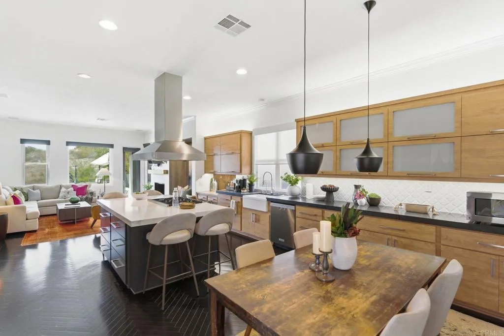 https://cdn.realtyfeed.com/cdn/127/306700941/3fd58805e4884fe9e80e9e2aa9fac145.webp