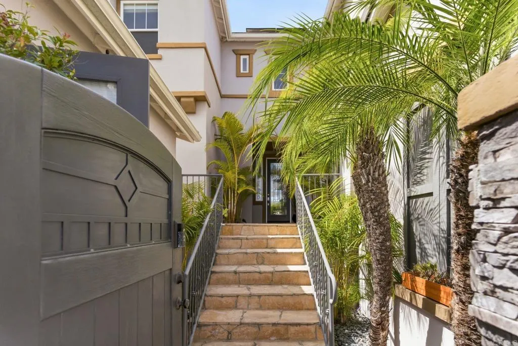 https://cdn.realtyfeed.com/cdn/127/306700941/4afbdec19e9a8fdbebc34c22452c7d64.webp