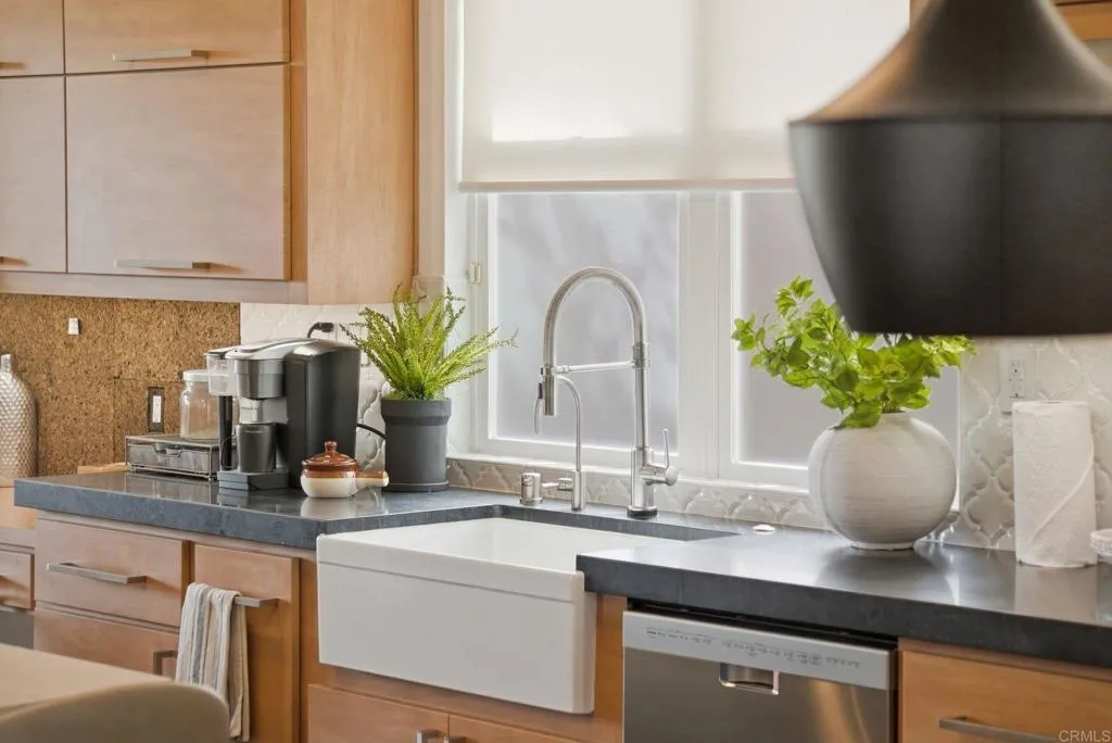https://cdn.realtyfeed.com/cdn/127/306700941/86b5b08989027841a751383a95a99843.webp