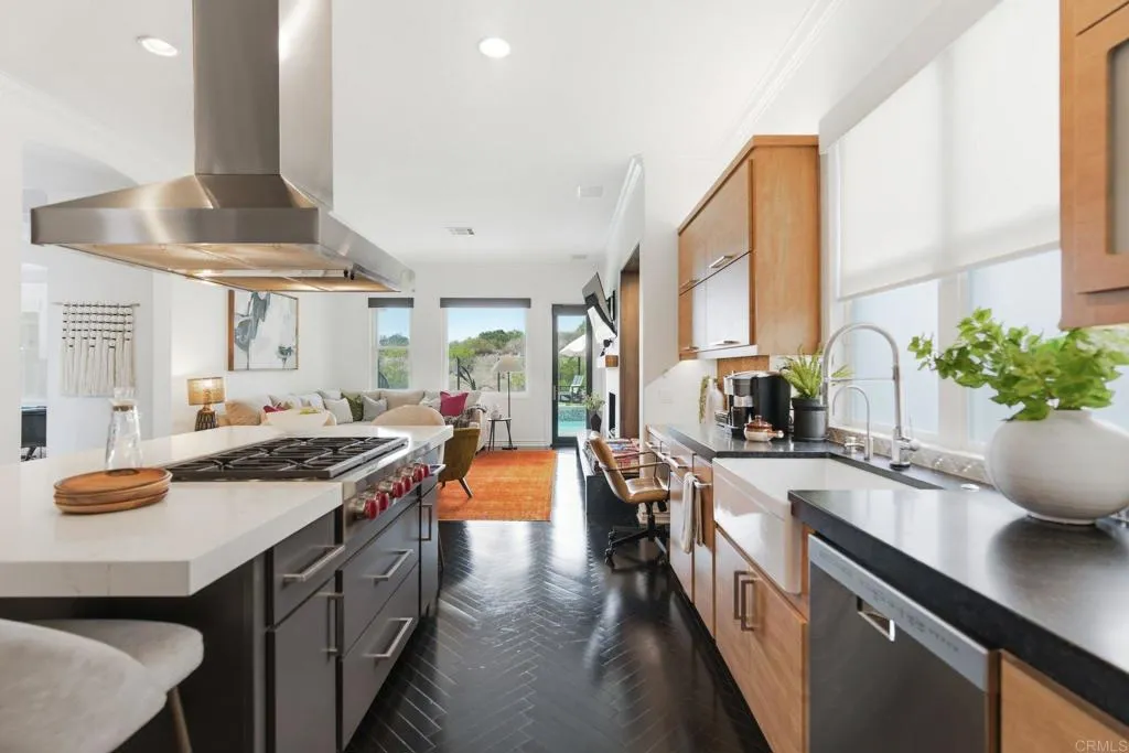 https://cdn.realtyfeed.com/cdn/127/306700941/f68a608421959ad945ea314db98451a8.webp