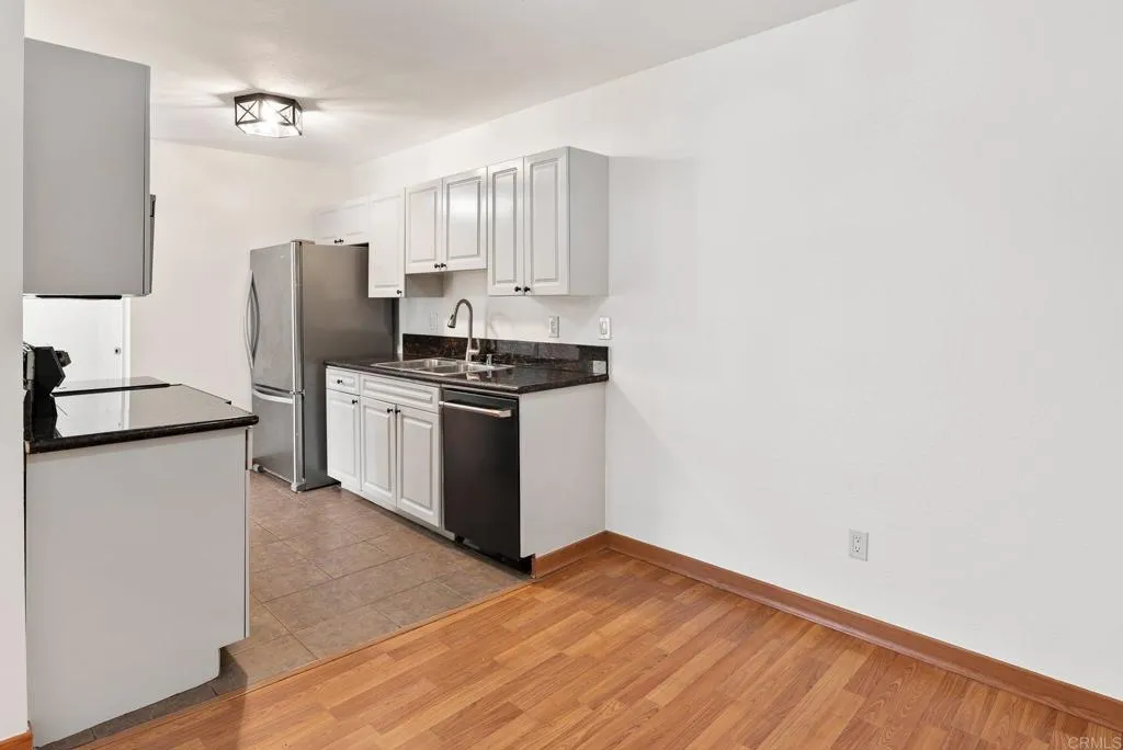 https://cdn.realtyfeed.com/cdn/127/306700980/79c7adbb0d368f736e6af7ba140a92de.webp