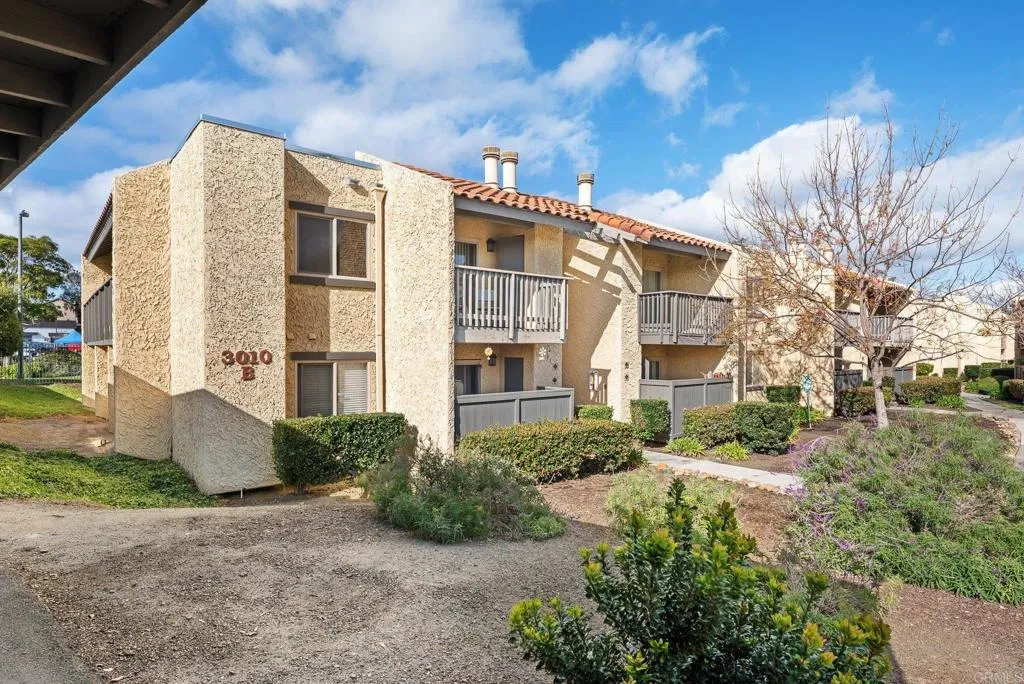 https://cdn.realtyfeed.com/cdn/127/306700980/7dac2a5e3b9bfa4d28184dd2504d5e4e.webp