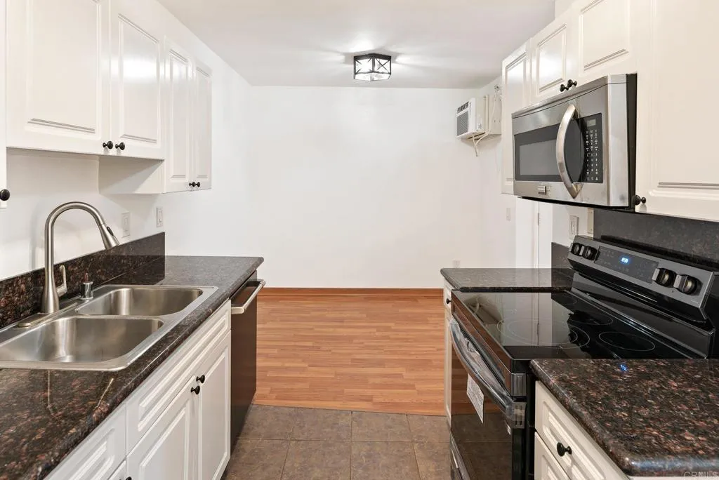 https://cdn.realtyfeed.com/cdn/127/306700980/aceeb7f6248572f6bb65917529a132d4.webp