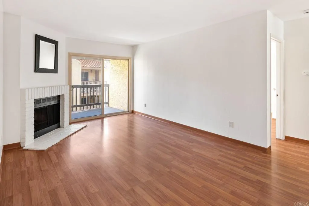 https://cdn.realtyfeed.com/cdn/127/306700980/f9badf3972cd7ed7264107d913af0cec.webp