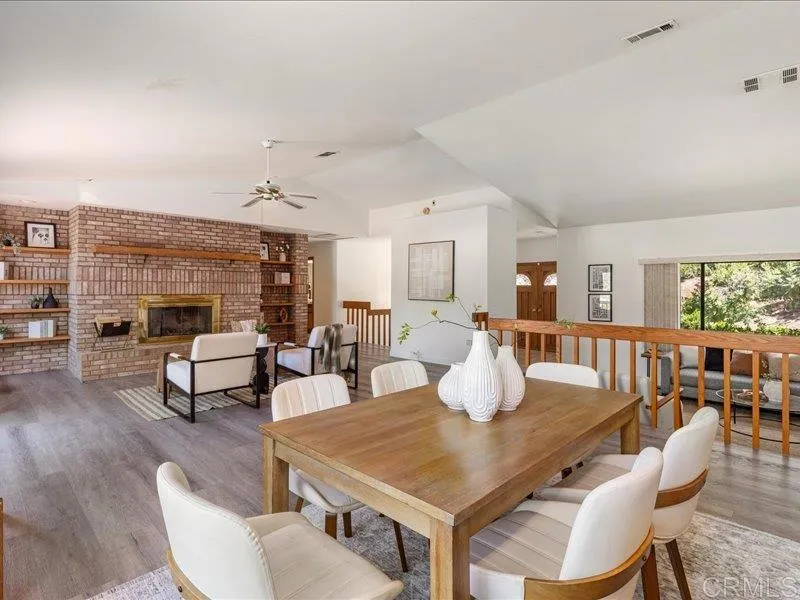 https://cdn.realtyfeed.com/cdn/127/306700991/23e0c8988addd3a7115195ca31a35764.webp