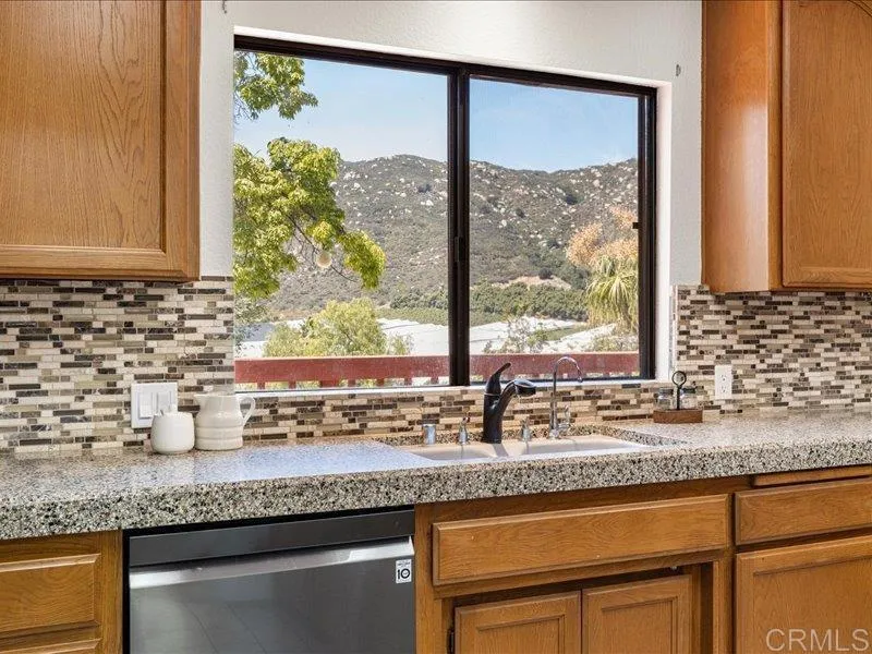 https://cdn.realtyfeed.com/cdn/127/306700991/4613bc45d92166213b651d0d9de04990.webp