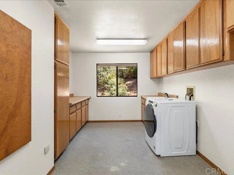 https://cdn.realtyfeed.com/cdn/127/306700991/cf0b405a48fab8c59273cc178edadd8b.webp
