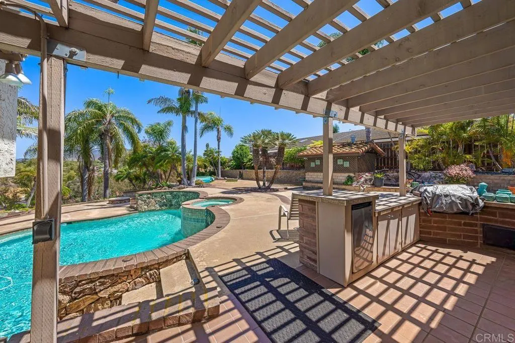 https://cdn.realtyfeed.com/cdn/127/306700996/39ccf63deb22205f9aa3bab5772488fd.webp