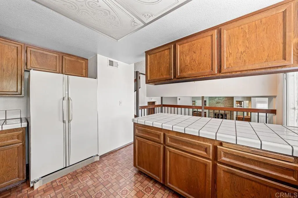 https://cdn.realtyfeed.com/cdn/127/306700996/b9ba2a87cdb2f17062f7fbb12e82c45c.webp