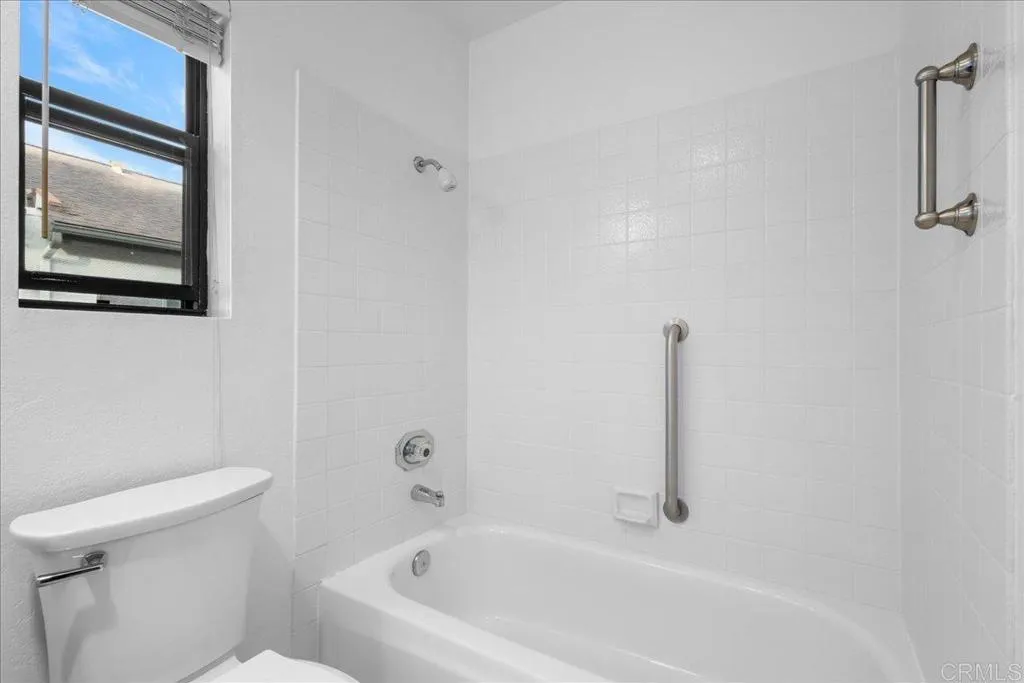 https://cdn.realtyfeed.com/cdn/127/306701040/66a7d50da255990b4d24b8a862f17ba1.webp