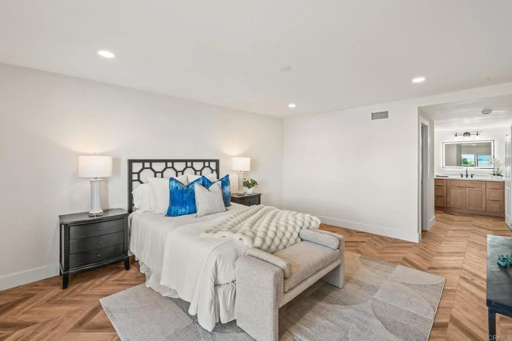 https://cdn.realtyfeed.com/cdn/127/306701050/ef58001311f8447f6b6279aeaee3a54d.webp