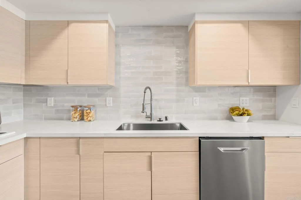 https://cdn.realtyfeed.com/cdn/127/306701050/fab61d7f721fa681d7be012085ecd704.webp