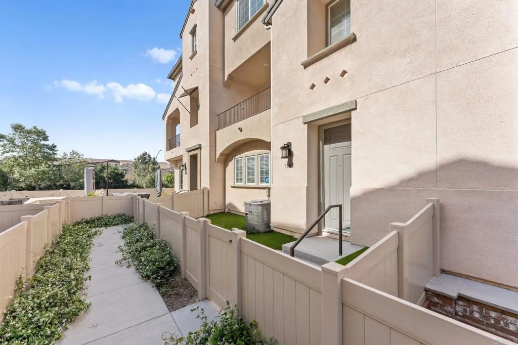 https://cdn.realtyfeed.com/cdn/127/306701065/9ee4cfae2146ec41dbb5d4a49a2025c8.webp