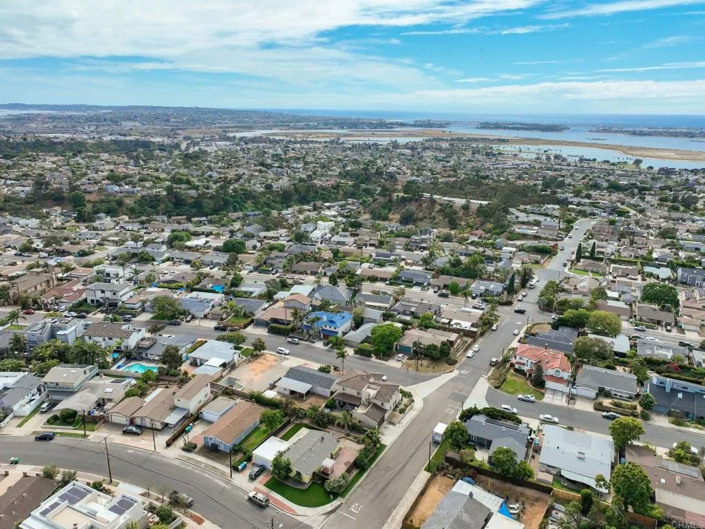 https://cdn.realtyfeed.com/cdn/127/306701106/3081067874fe57c278b0ad8752eb71b0.webp