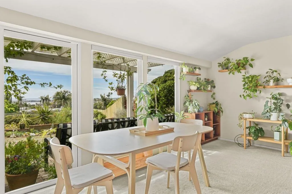 https://cdn.realtyfeed.com/cdn/127/306701106/39e6bab79ddf9e22090aff5f86745082.webp