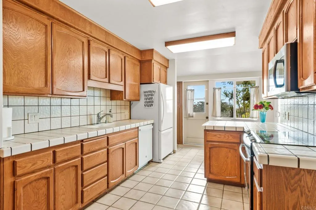 https://cdn.realtyfeed.com/cdn/127/306701106/62f341e74be0d26aa9760472b1d3e99b.webp
