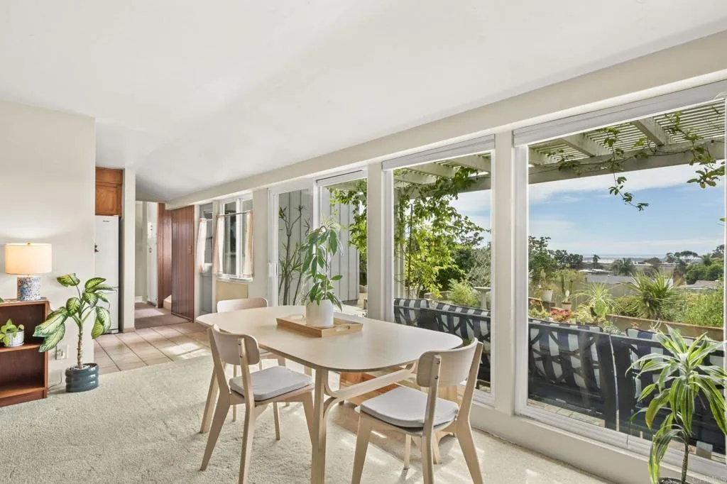 https://cdn.realtyfeed.com/cdn/127/306701106/daa31e0310e11e79bee85f9acee634fc.webp