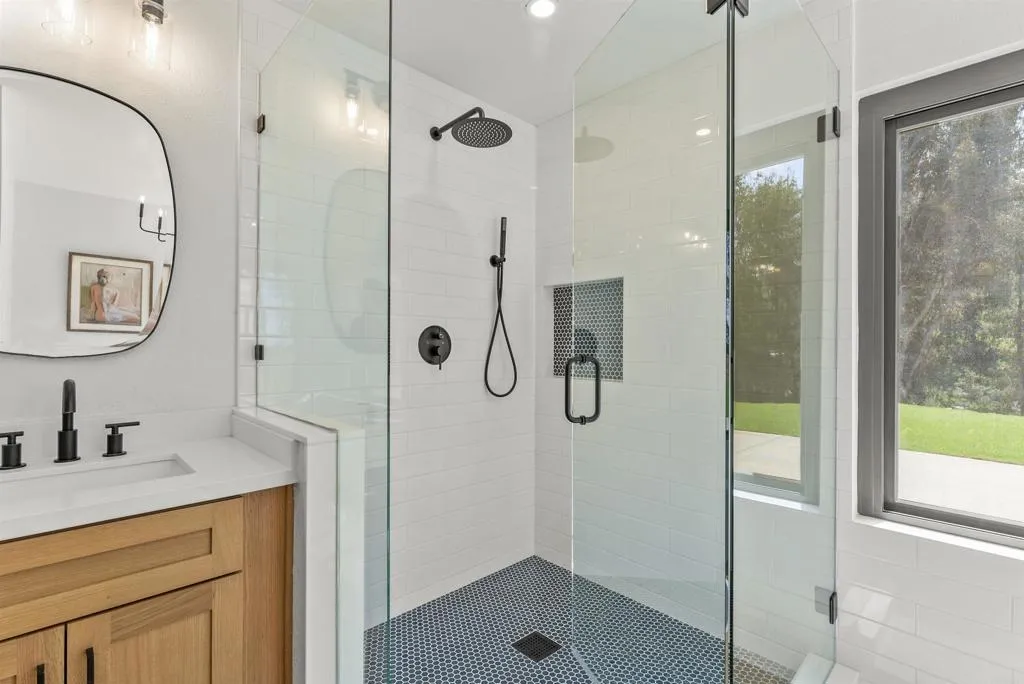 https://cdn.realtyfeed.com/cdn/127/306701122/76b57a5ef36bb9480a5c03d6ee5c68ad.webp