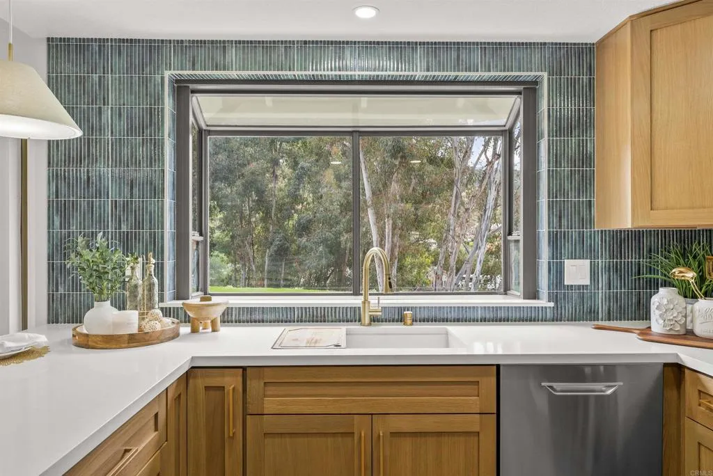 https://cdn.realtyfeed.com/cdn/127/306701122/94a5893e27f0d3f73b087846c495d6bb.webp