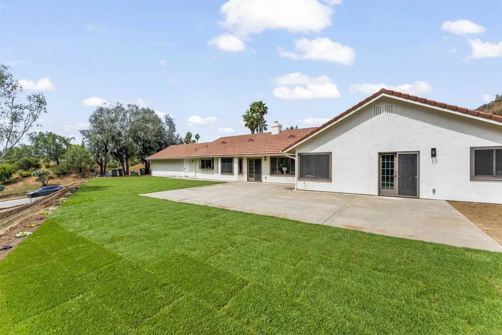 https://cdn.realtyfeed.com/cdn/127/306701122/ca2c2468a108afde9aa52f24d1dd4dfd.webp