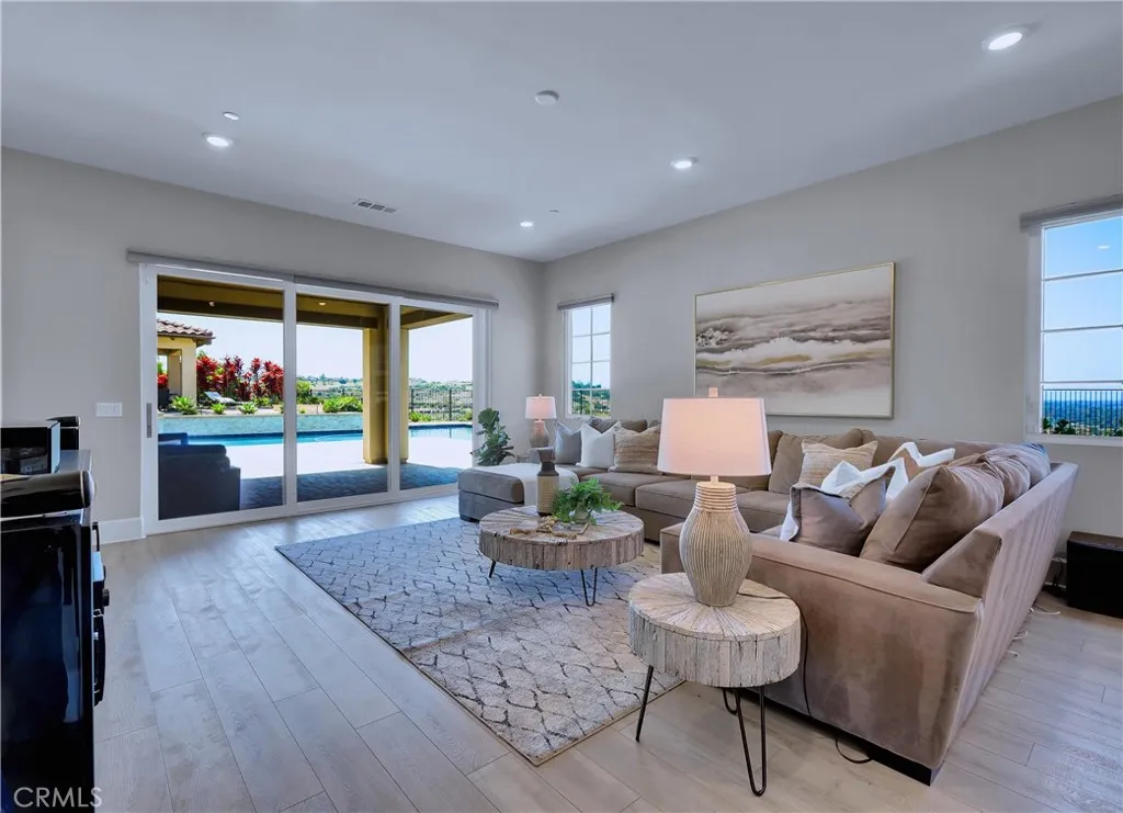 https://cdn.realtyfeed.com/cdn/127/306701229/088691b28851bf2300e10401a799efb5.webp