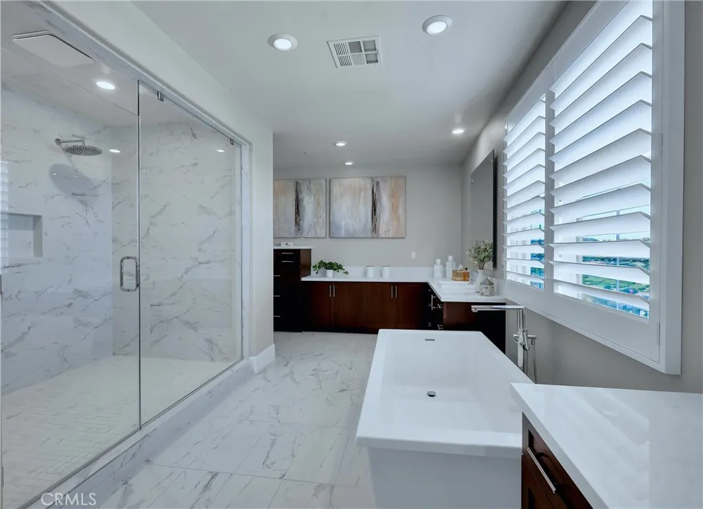 https://cdn.realtyfeed.com/cdn/127/306701229/c7baafa4b388f0854bfac0ec8317d776.webp