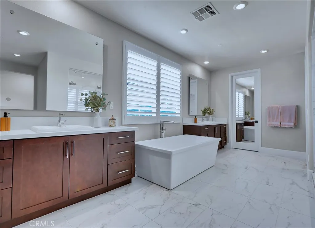 https://cdn.realtyfeed.com/cdn/127/306701229/ddf4bc45144509e11fd6c8c17776ac5e.webp