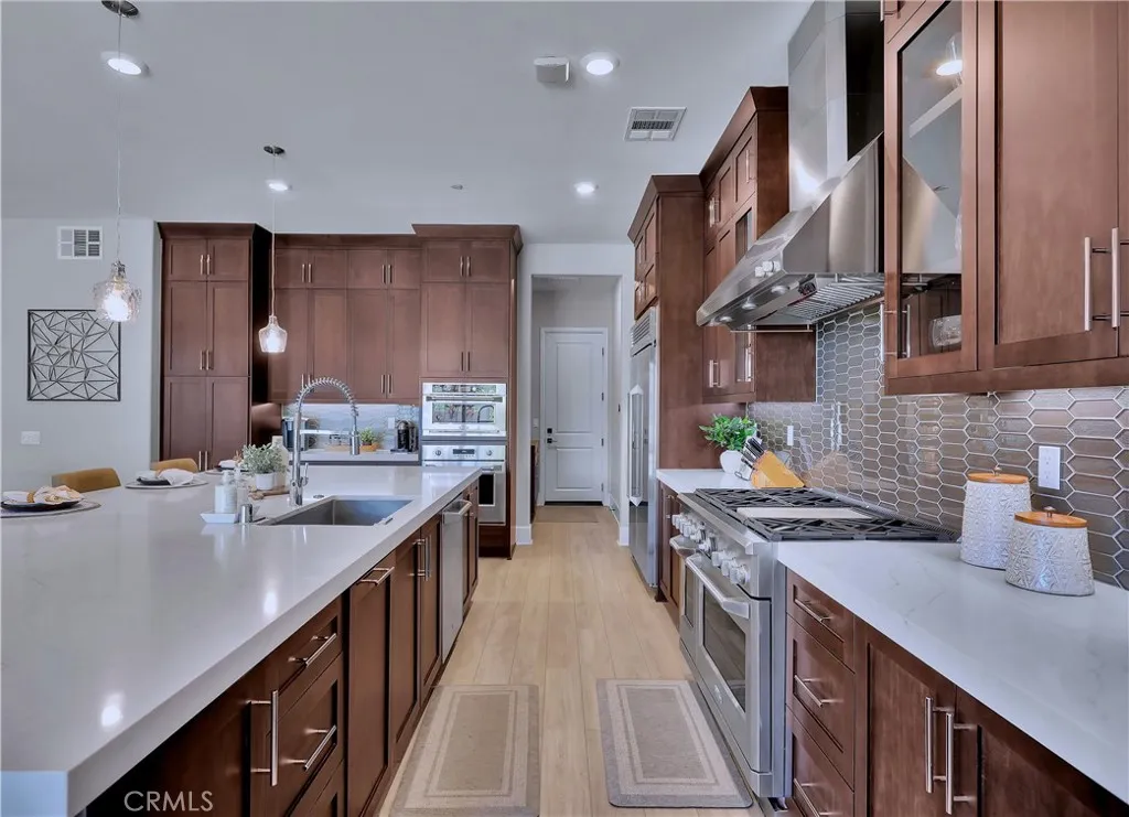 https://cdn.realtyfeed.com/cdn/127/306701229/e6d5bcf1c099a0bad831d88eb1a87115.webp