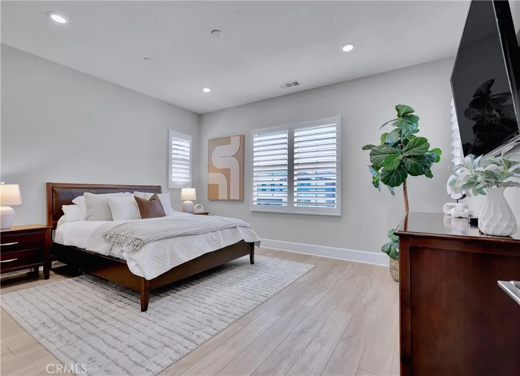 https://cdn.realtyfeed.com/cdn/127/306701229/fc765c710953085f02f476582c2d5a1b.webp