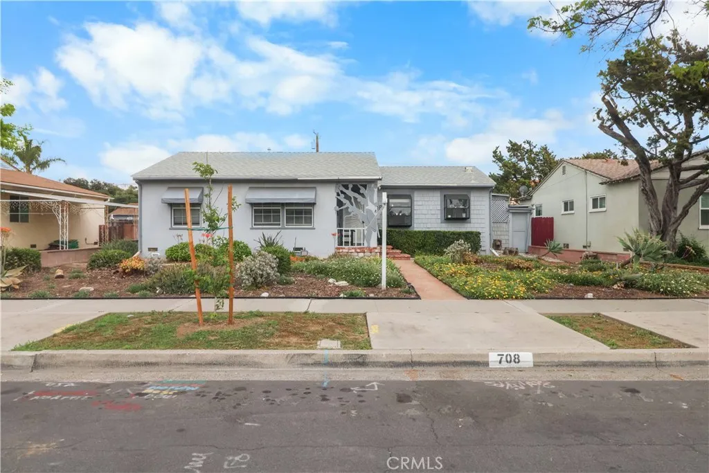 Fullerton, CA 92833