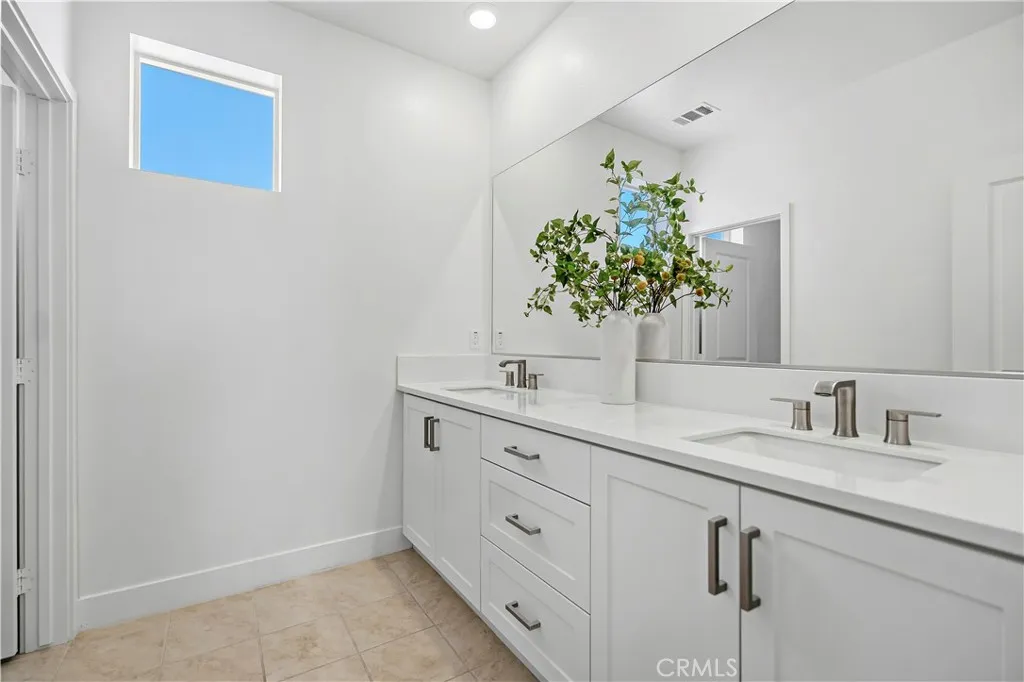 218 Tank, Irvine, CA, 92618