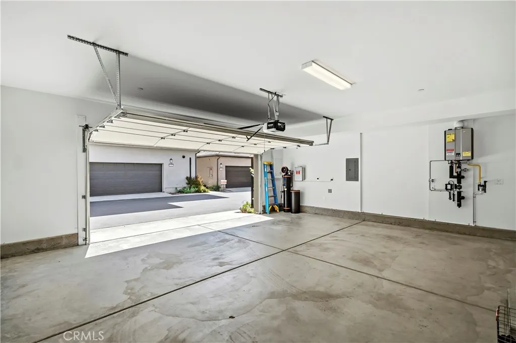 218 Tank, Irvine, CA, 92618