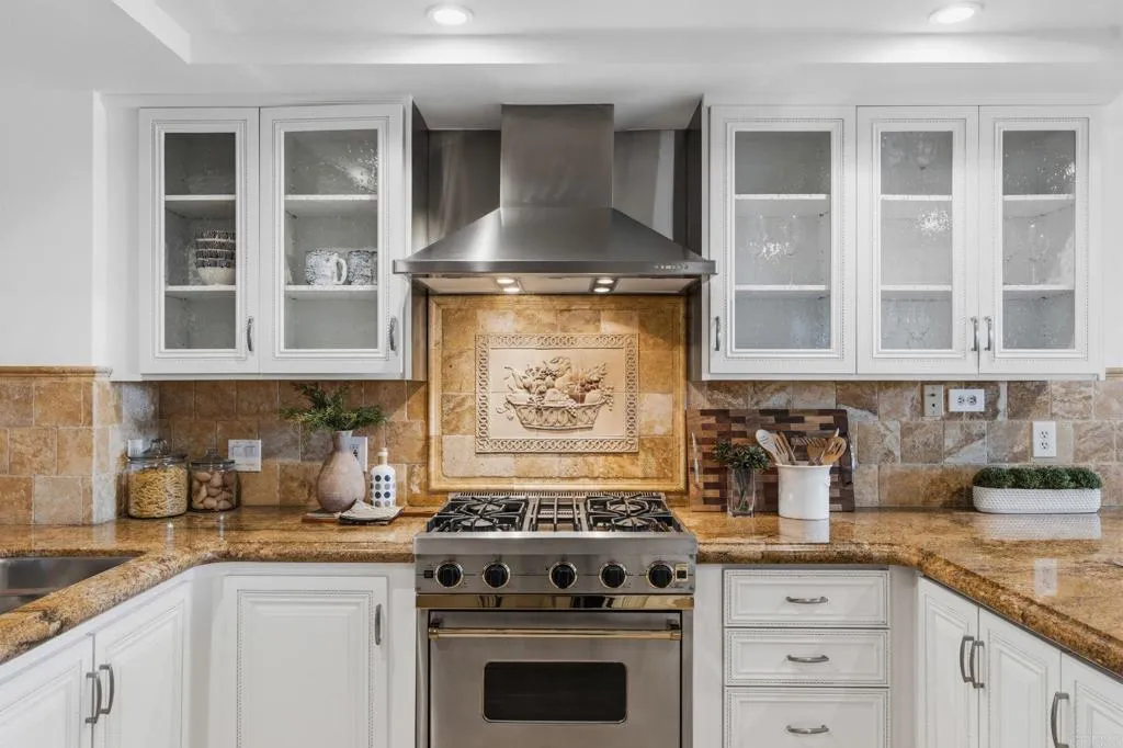 https://cdn.realtyfeed.com/cdn/127/306701353/61dd15a734dbd95bc47bab35524a71f0.webp