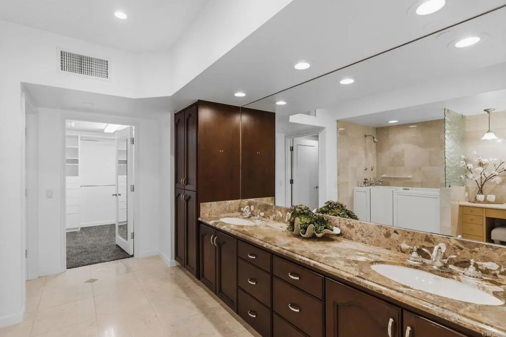 https://cdn.realtyfeed.com/cdn/127/306701353/b306adab456c974de4a5f2e62d1b0733.webp